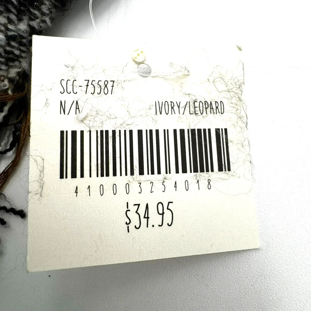 ALTAR'D STATE NWT Women’s Leopard Print Reversible Knit Shawl Wrap Scarf Tassels